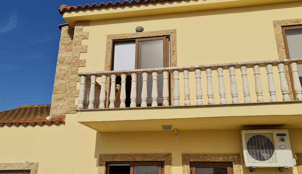 cypr - dom z balkonem
